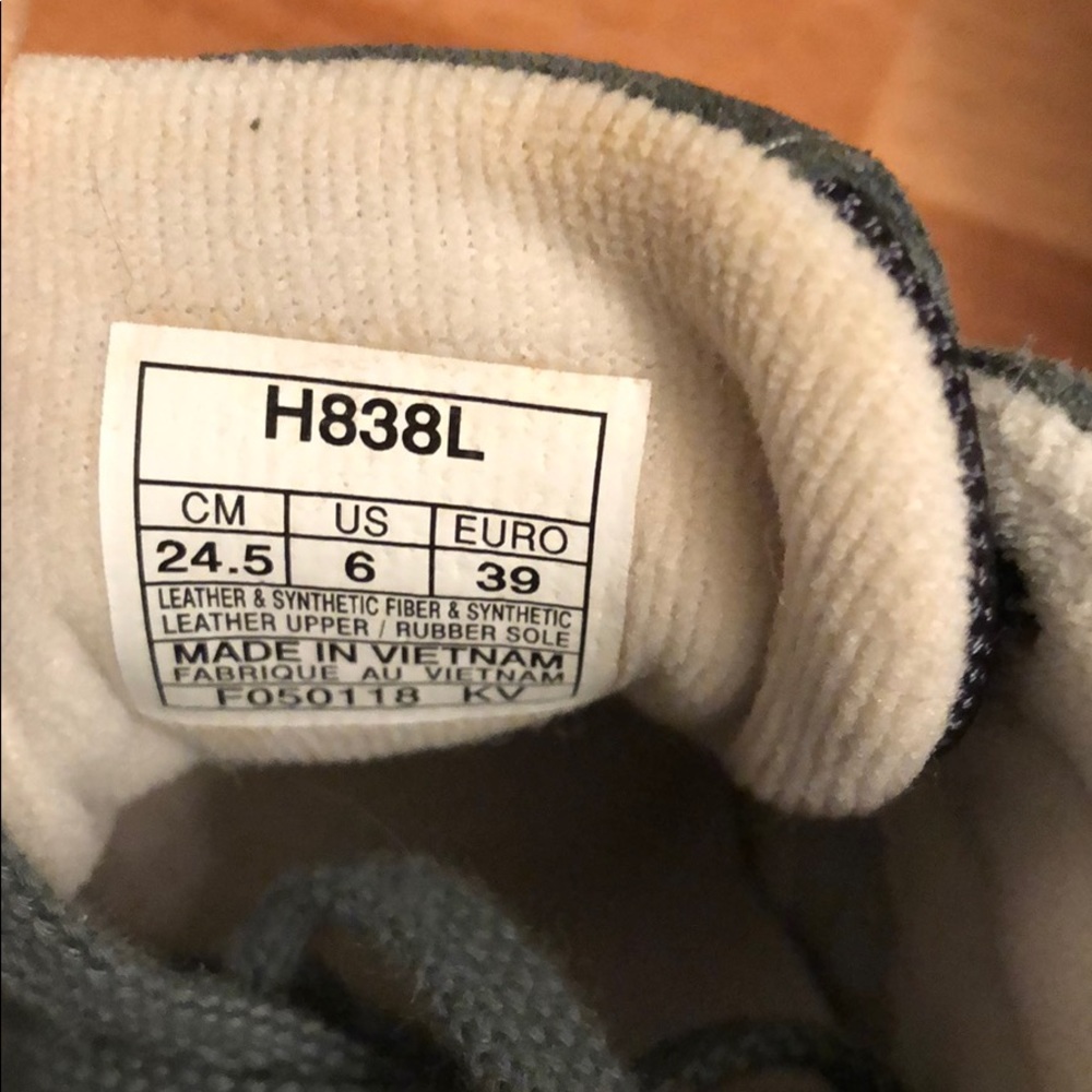 ASICS sneakers - Picture 3 of 3